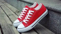 Cattivo odore nelle scarpe: un semplice rimedio casalingo che funziona davvero