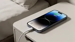 Perché caricare lo smartphone al 100% ogni notte può accorciare la vita della batteria